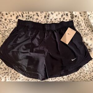 NWT Size Large Women’s Nike Black Sports Shorts
